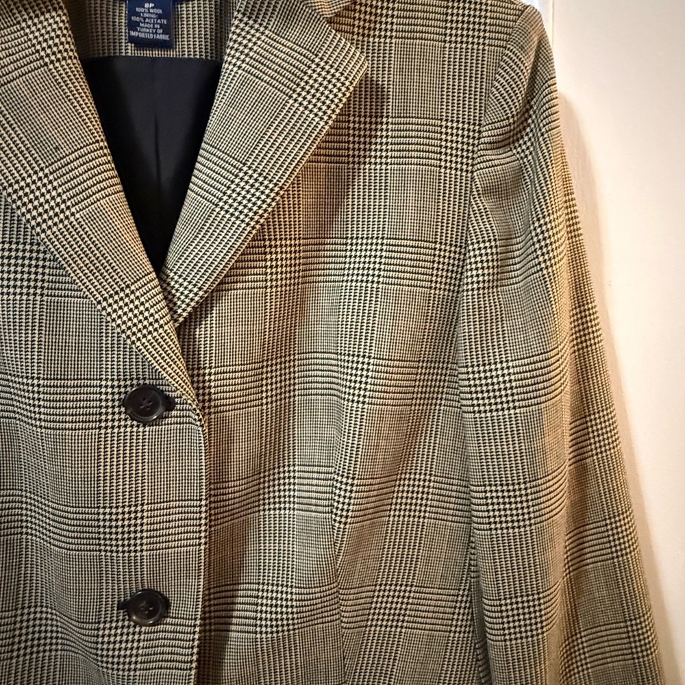 Cream and Black striped Blazer Classic Suit Jacket. 100% wool. Size 8P